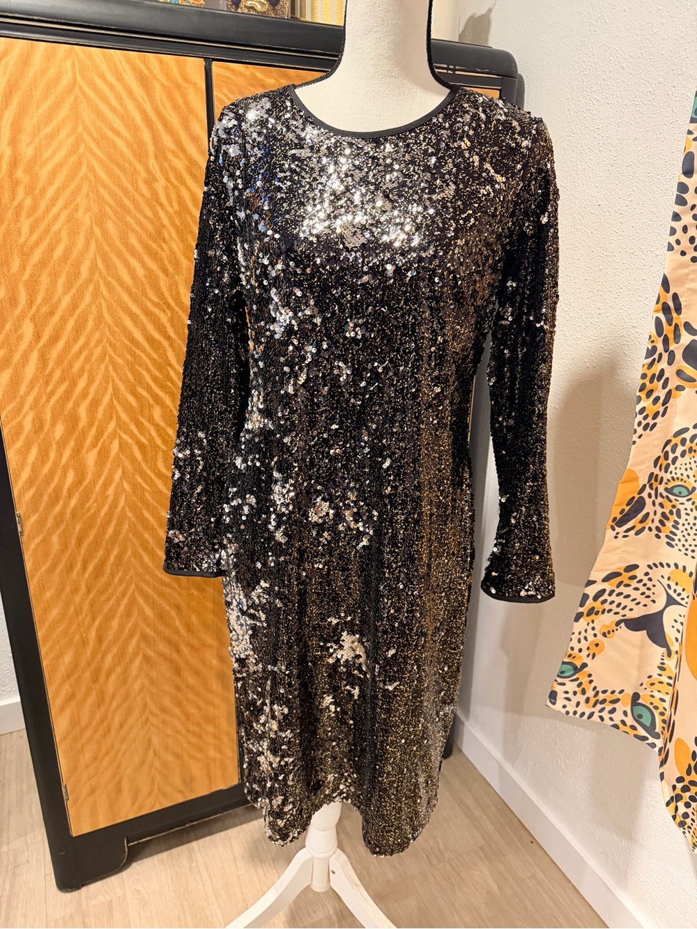 Tahari Gold Black Sequin Long Sleeve Cocktail Dress NWT 14